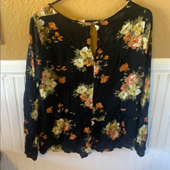 Blouse - Picture 2 of 2